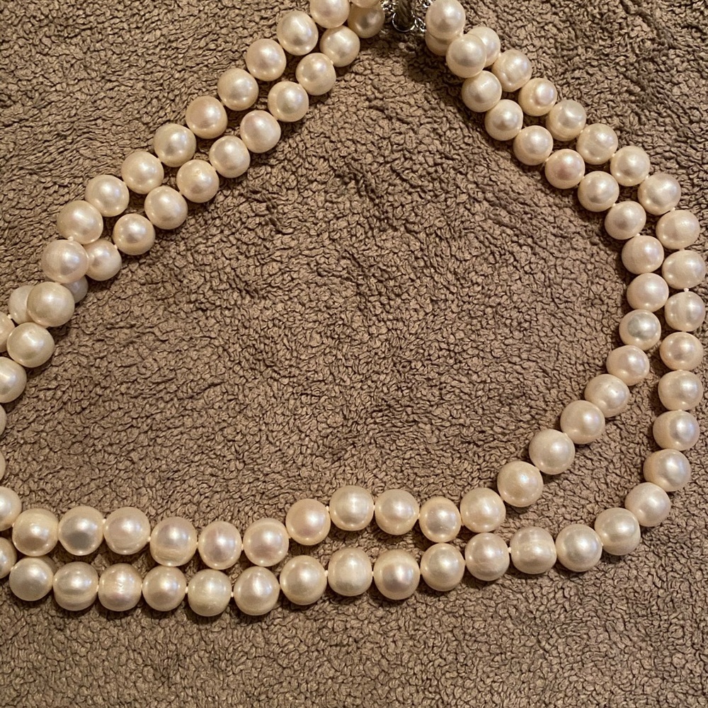 BIGGEST DISCOUNT ON AUTHENTIC DOUBLE PEARL NECKLACE!!!